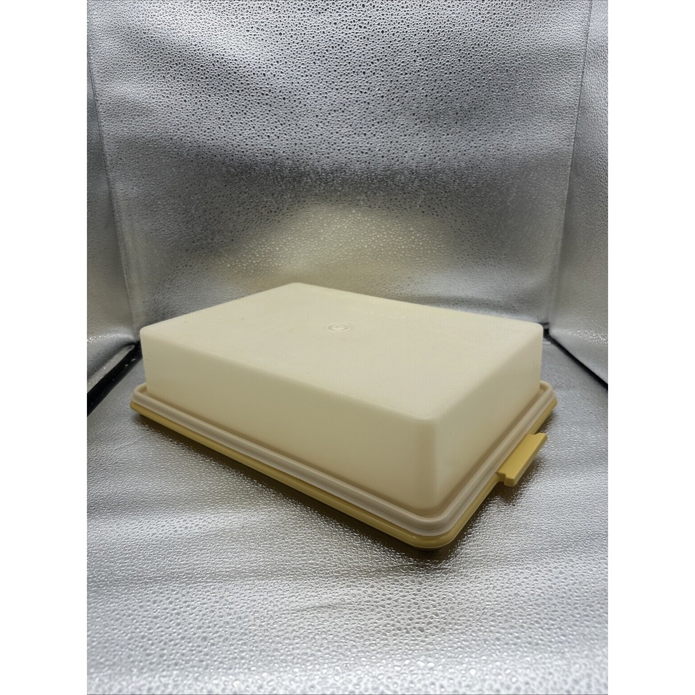 Vintage Tupperware Rectangle Cake Keeper Carrier Harvest Yellow 623 622